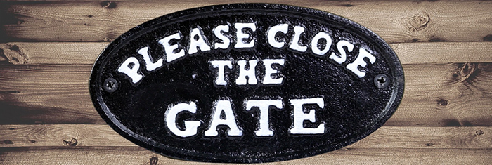 Cast Iron Oval Sign Please Close The Gate